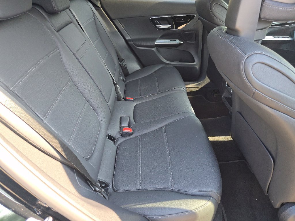 Used 2026 Mercedes-Benz GLC 300 4MATIC image 21