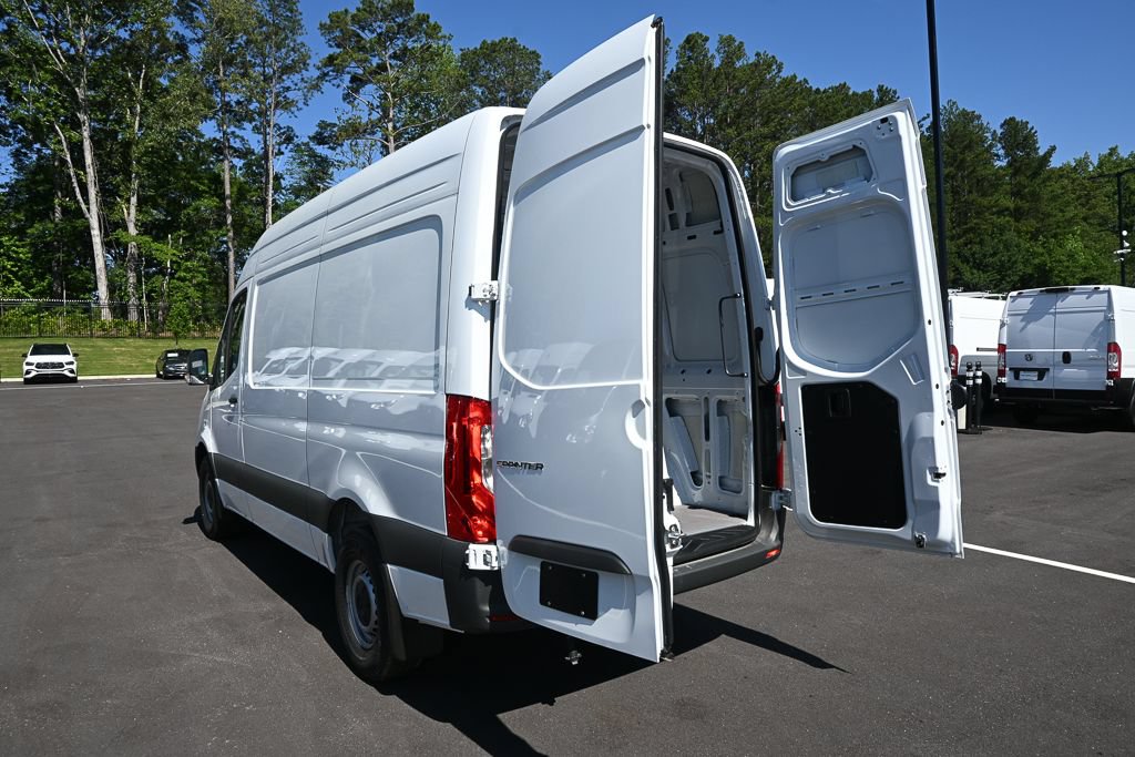 Used 2025 Mercedes-Benz Sprinter 2500 image 28