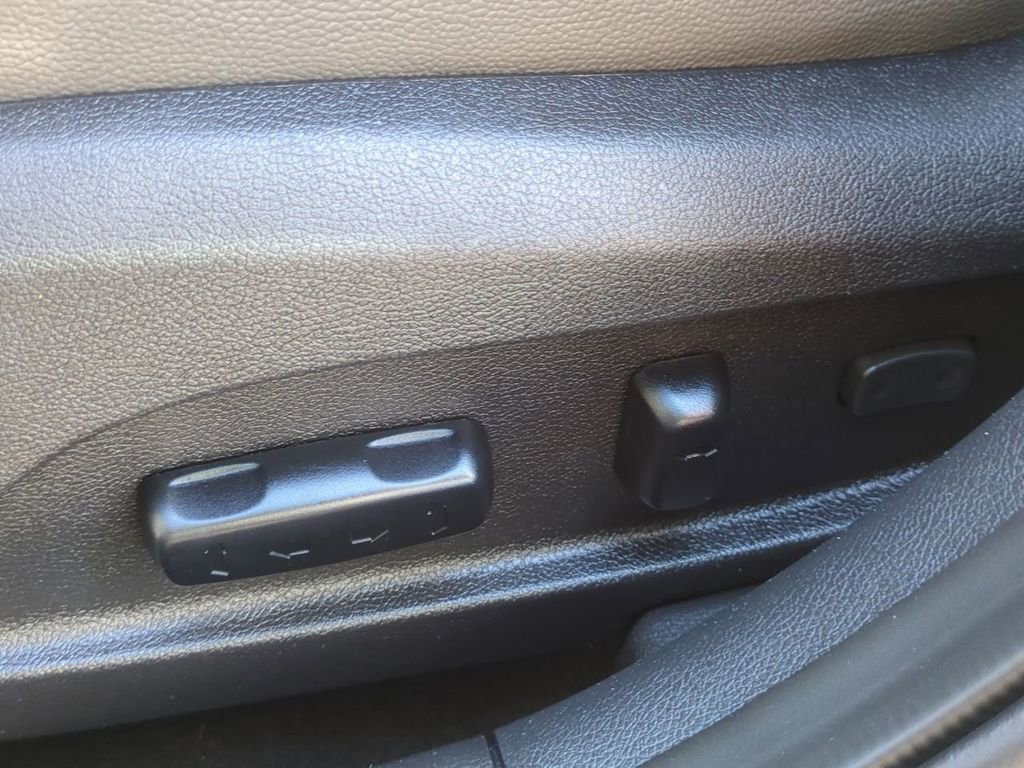 Used 2013 Hyundai Sonata Limited w/ Premium Pkg image 19