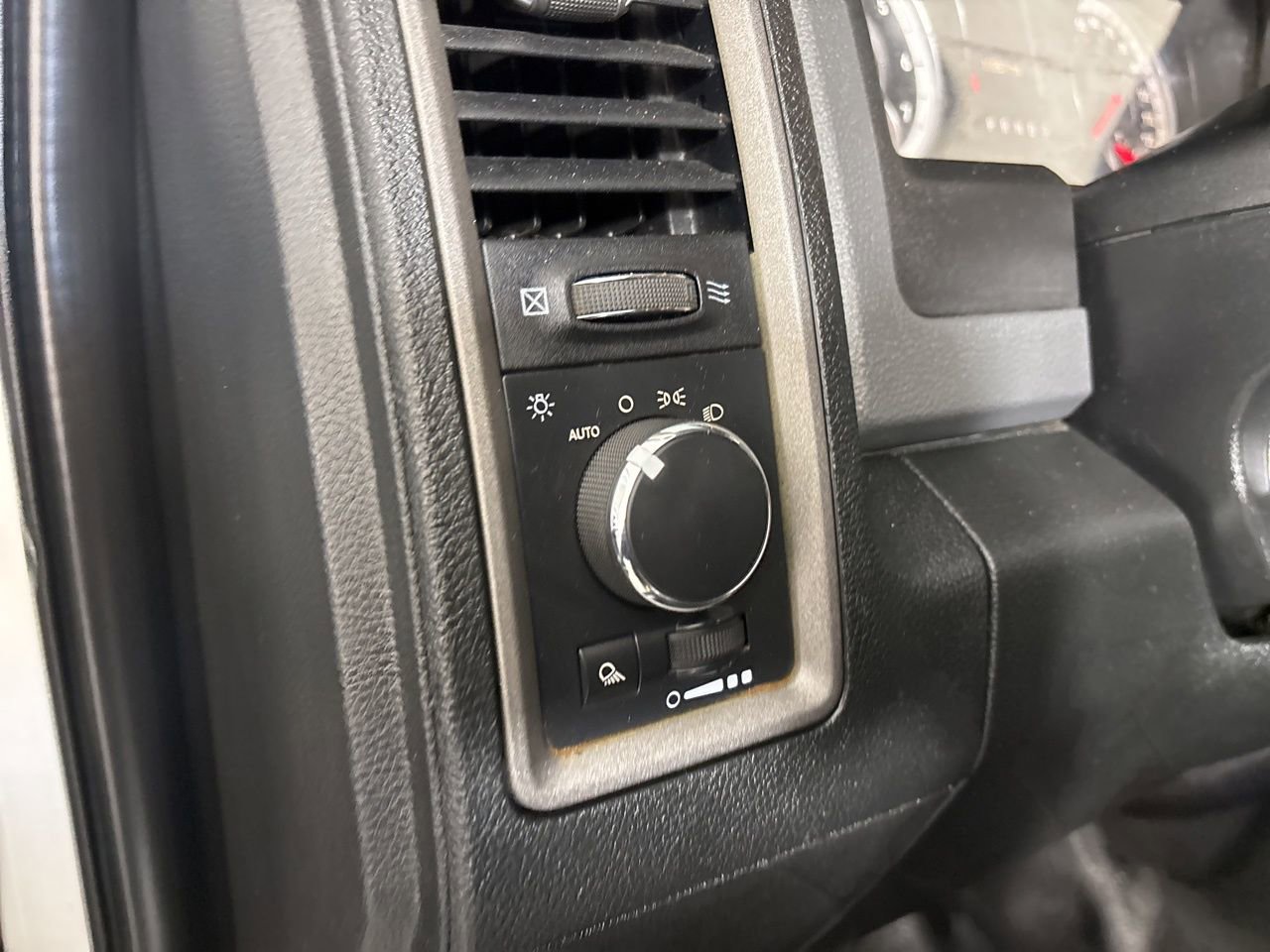 Used 2015 RAM 2500 Tradesman image 10