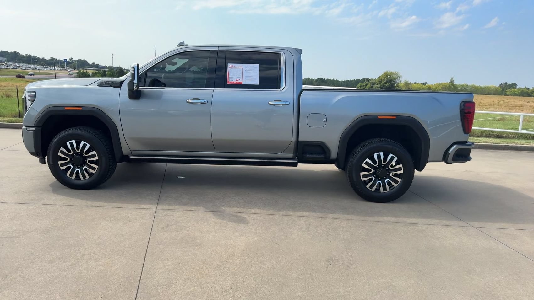 Used 2024 GMC Sierra 2500 Denali Ultimate AWD/4WD image 5