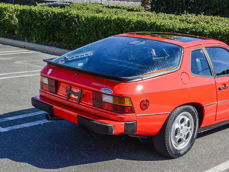 Used 1987 Porsche 924 S RWD image 6