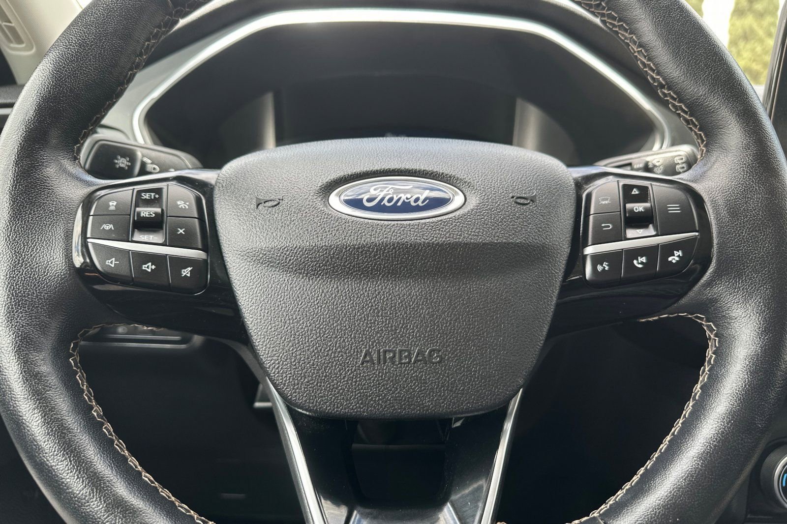 Used 2022 Ford Escape Titanium w/ Titanium Elite Package FWD image 24