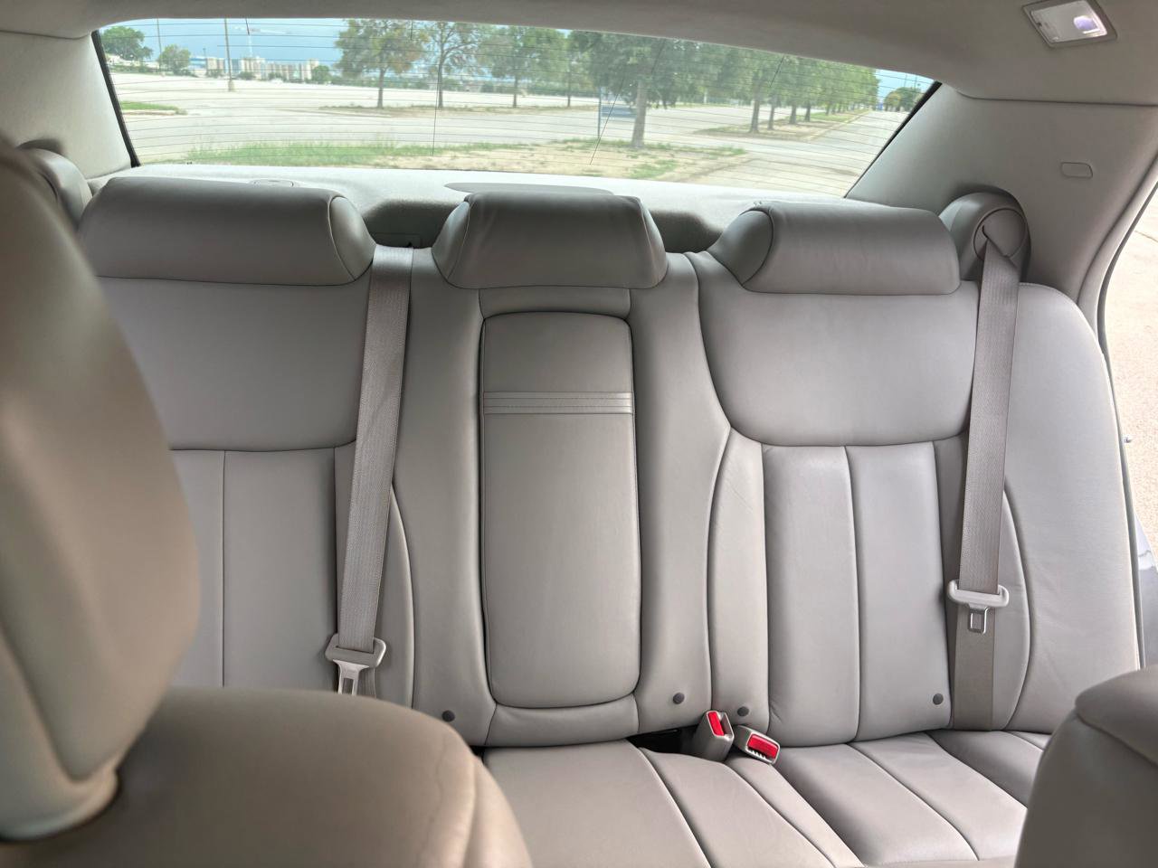 Used 2006 Cadillac DTS FWD image 39