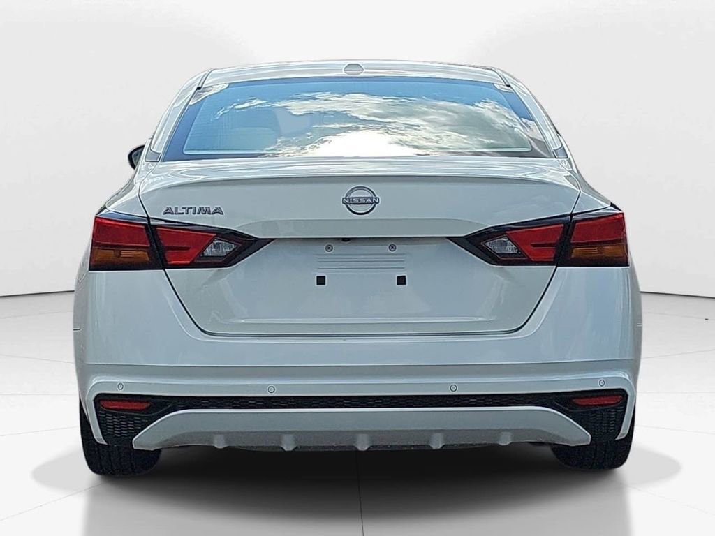 Used 2025 Nissan Altima 2.5 SV image 6