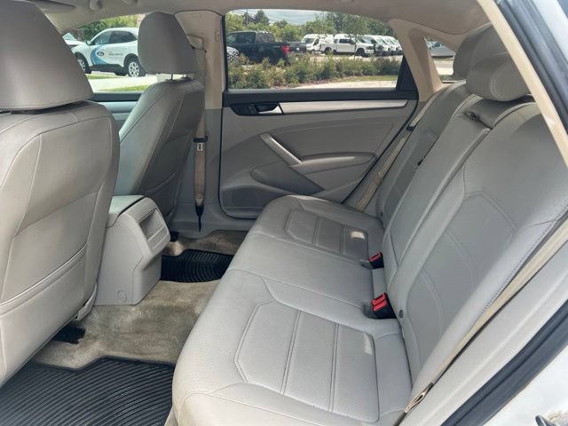 Used 2013 Volkswagen Passat TDI SEL Premium FWD image 14