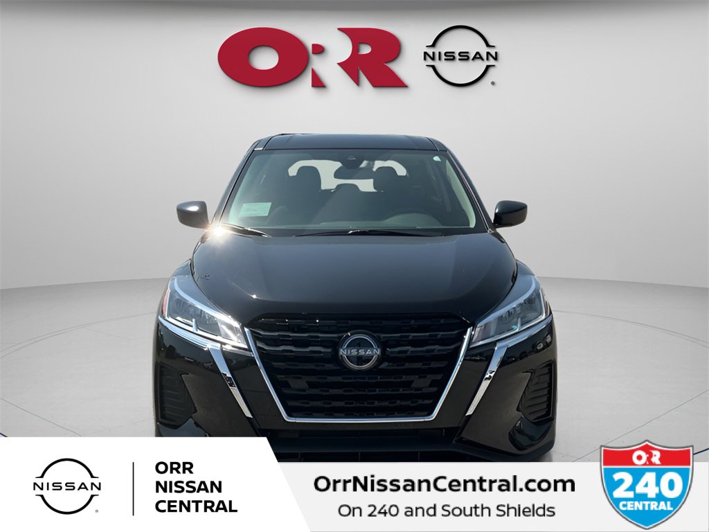 New 2025 Nissan Kicks Play S image 2