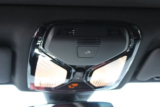 Used 2023 BMW 330i Sedan w/ Convenience Package RWD image 17