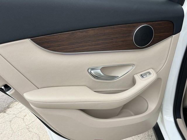 Used 2021 Mercedes-Benz GLC 300 4MATIC image 20