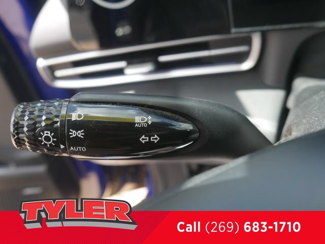 Used 2022 Hyundai Elantra Limited FWD image 22