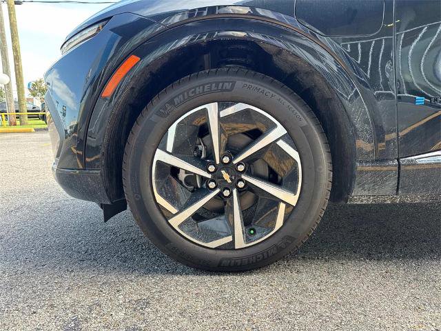 Used 2025 Chevrolet Equinox EV LT w/ LPO, All-Weather Mat Package image 4