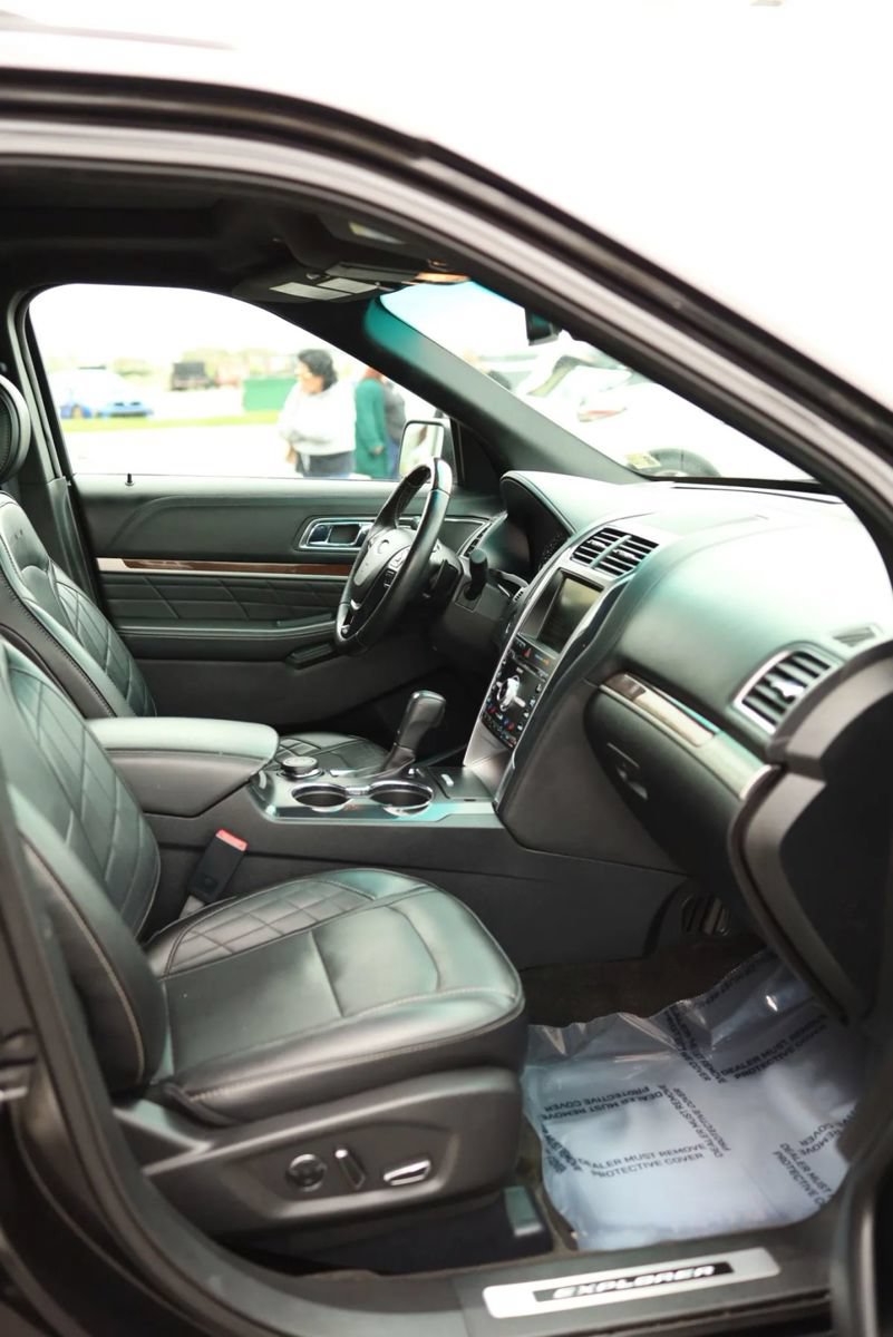 Used 2016 Ford Explorer Platinum AWD/4WD image 45