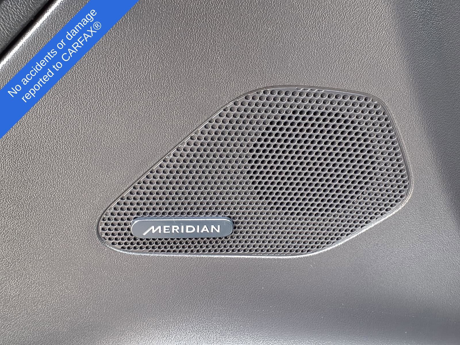 Used 2019 Jaguar F-PACE Premium image 19