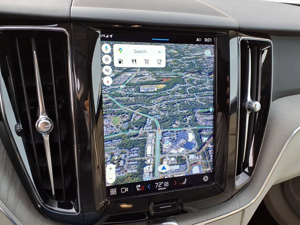 Certified 2023 Volvo XC60 B5 Plus w/ Climate Package image 20