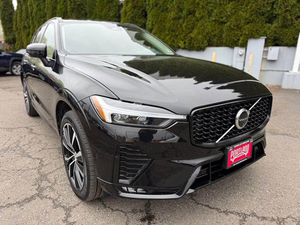 Used 2025 Volvo XC60 B5 Plus w/ Protection Package Premier image 2