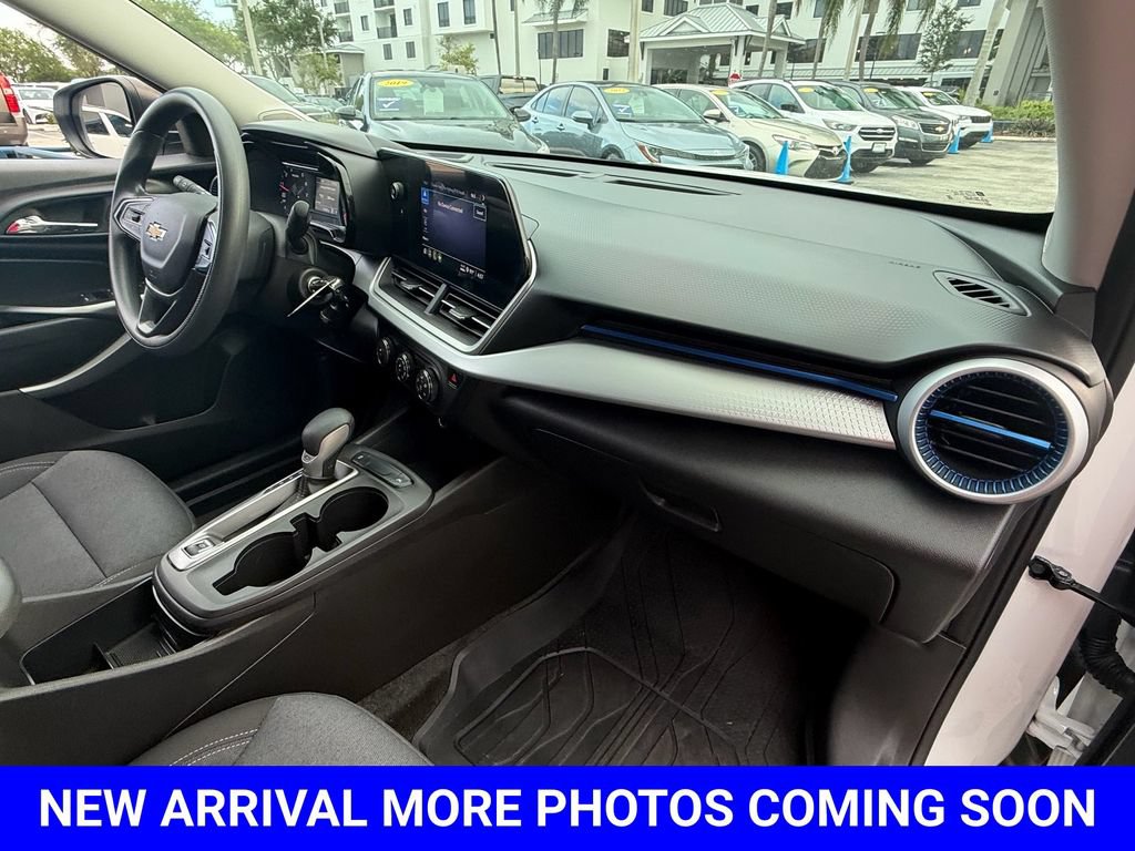 Used 2024 Chevrolet Trax LS FWD image 16