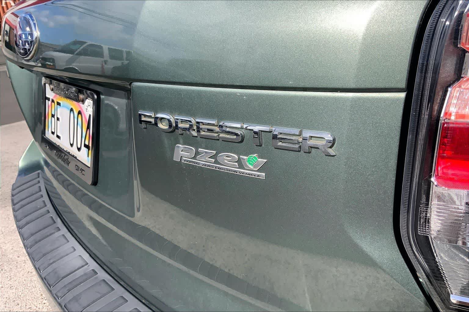 Used 2017 Subaru Forester 2.5i AWD/4WD image 7