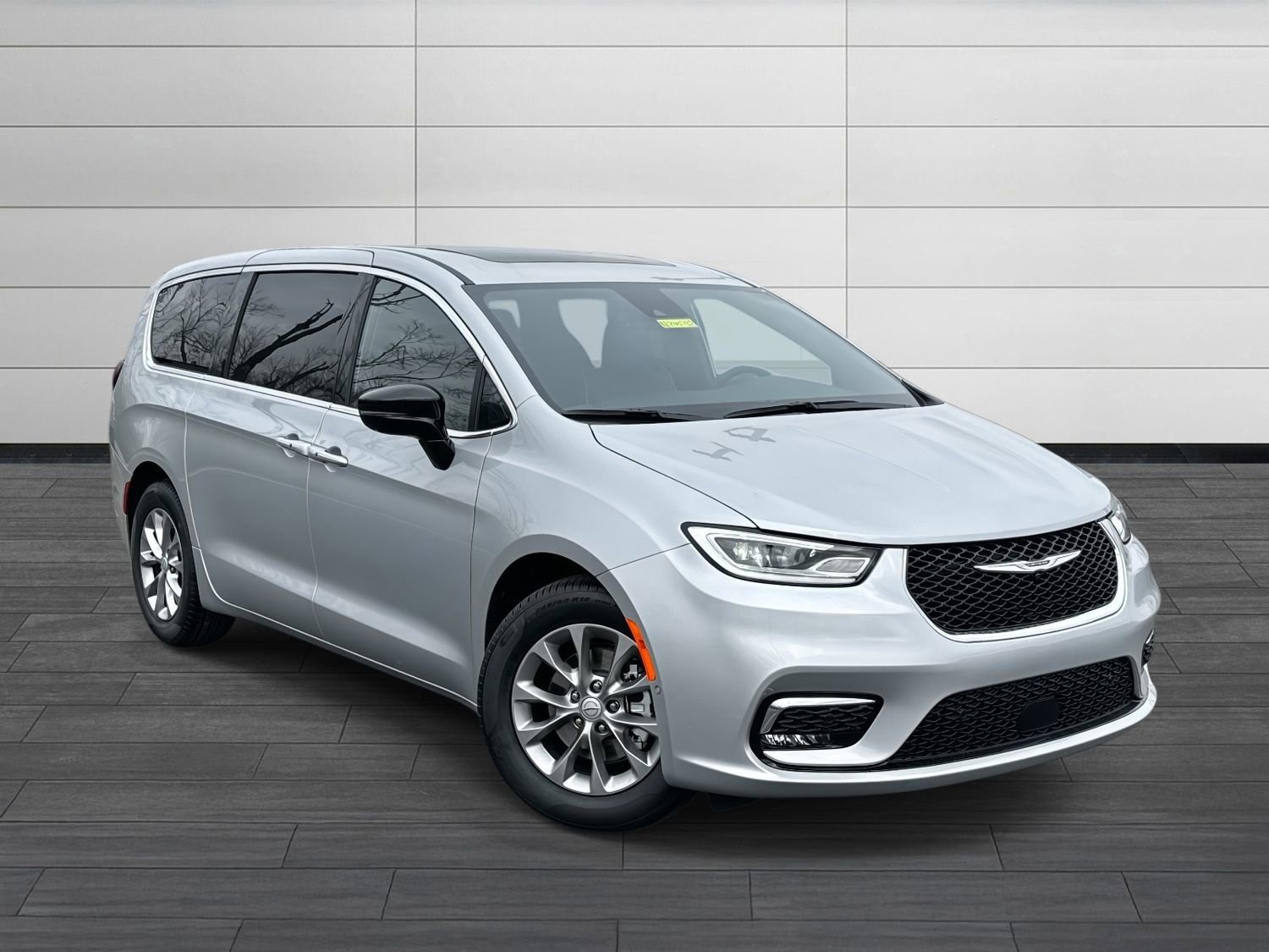 New 2026 Chrysler Pacifica Limited FWD image 2