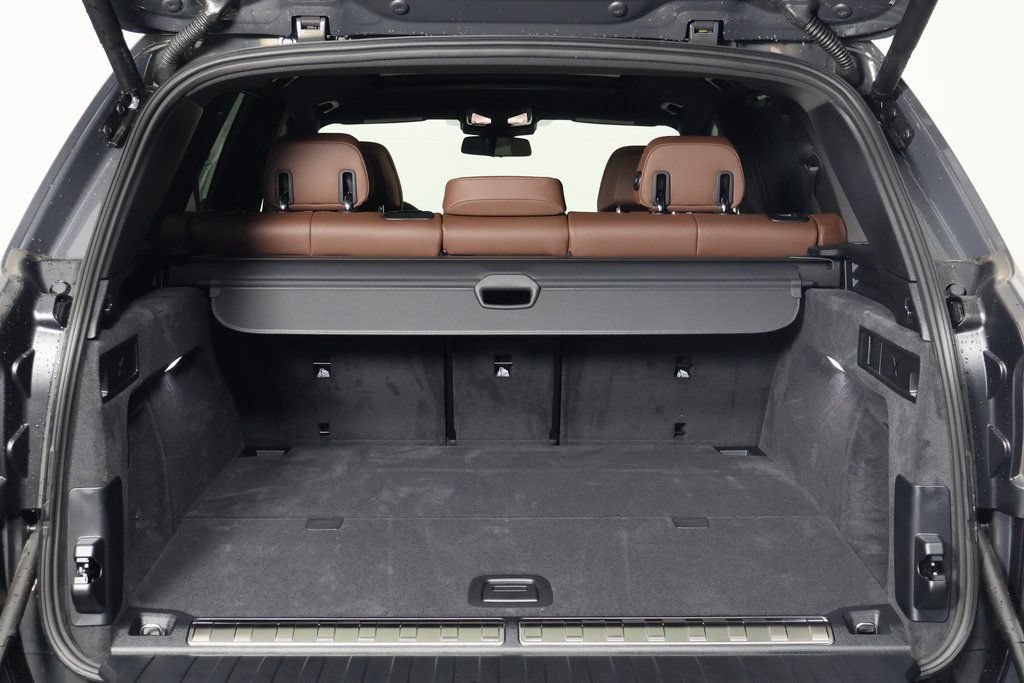 New 2026 BMW X5 xDrive50e w/ Executive Package AWD/4WD image 8