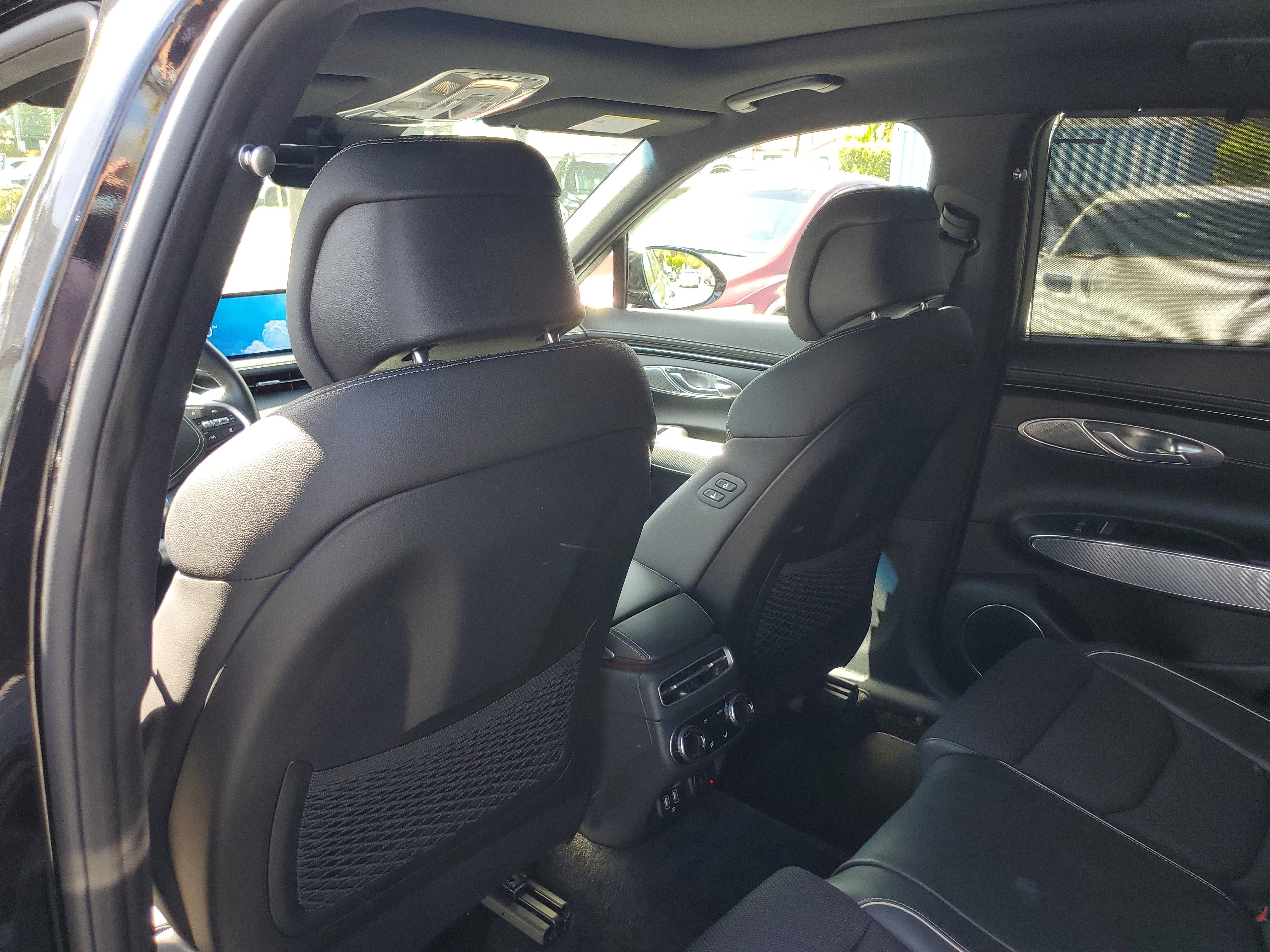 Used 2023 Genesis GV70 2.5T w/ Sport Prestige Package image 20