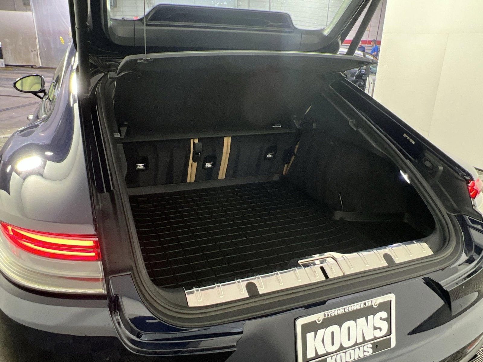 Used 2022 Porsche Panamera 4 image 26