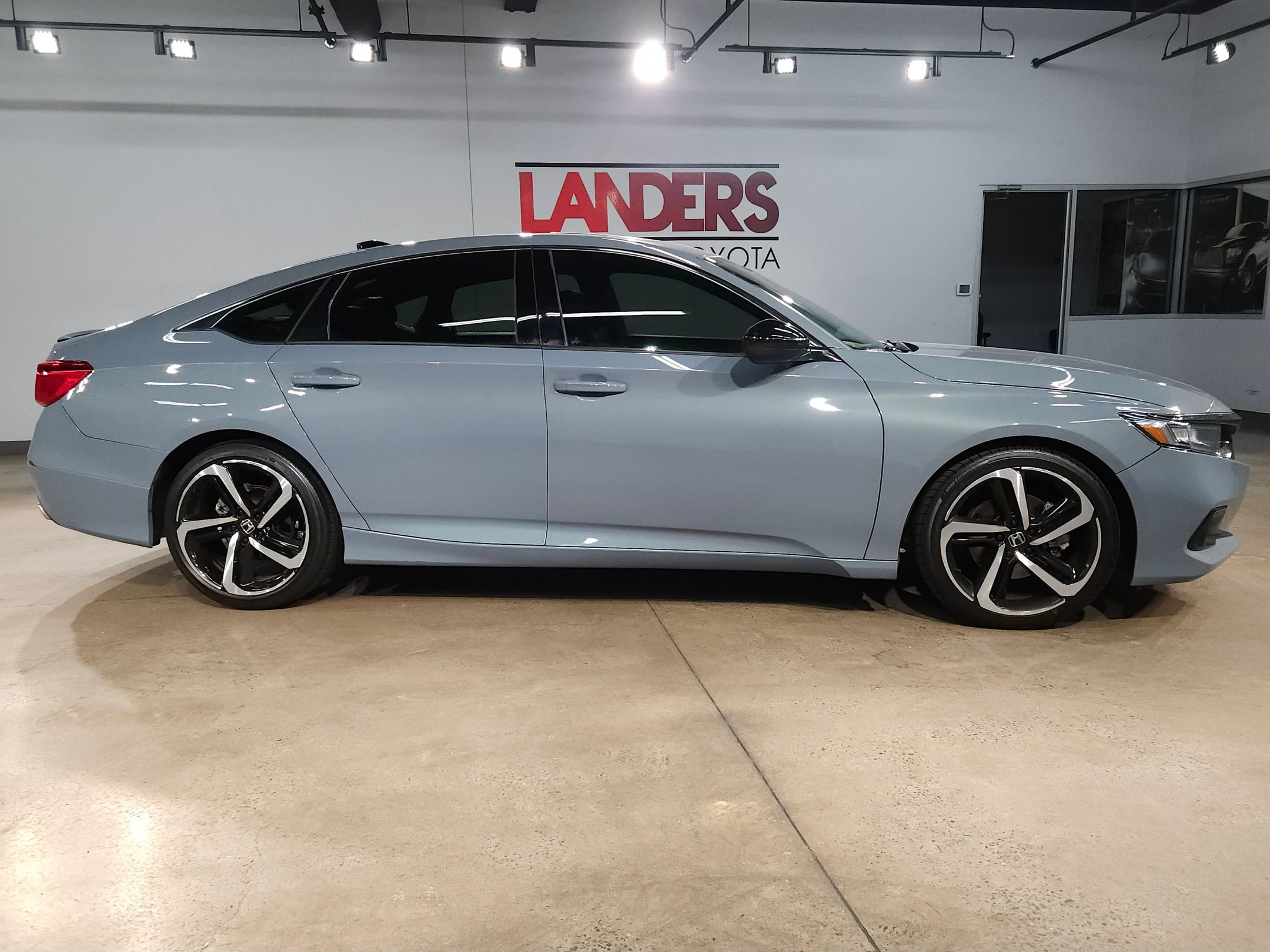 Used 2022 Honda Accord Sport image 8