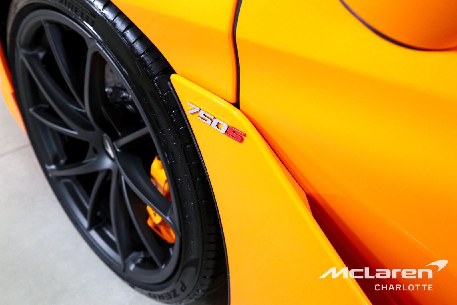 Used 2026 McLaren 750S Spider RWD image 29