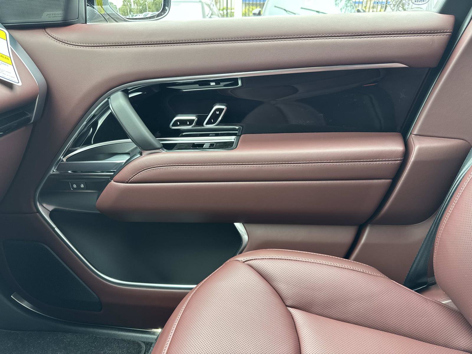 New 2026 Land Rover Range Rover SE image 24