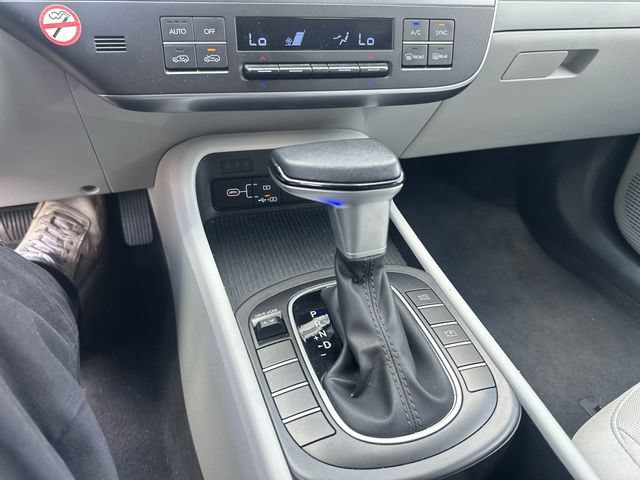 Used 2025 Hyundai Kona SEL FWD image 24