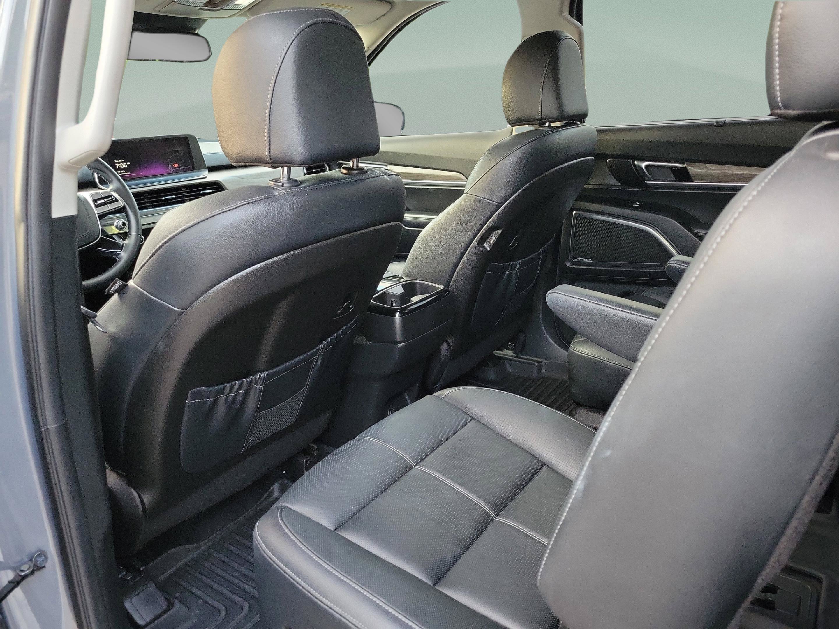 Certified 2022 Kia Telluride SX w/ Nightfall Edition Package AWD/4WD image 6