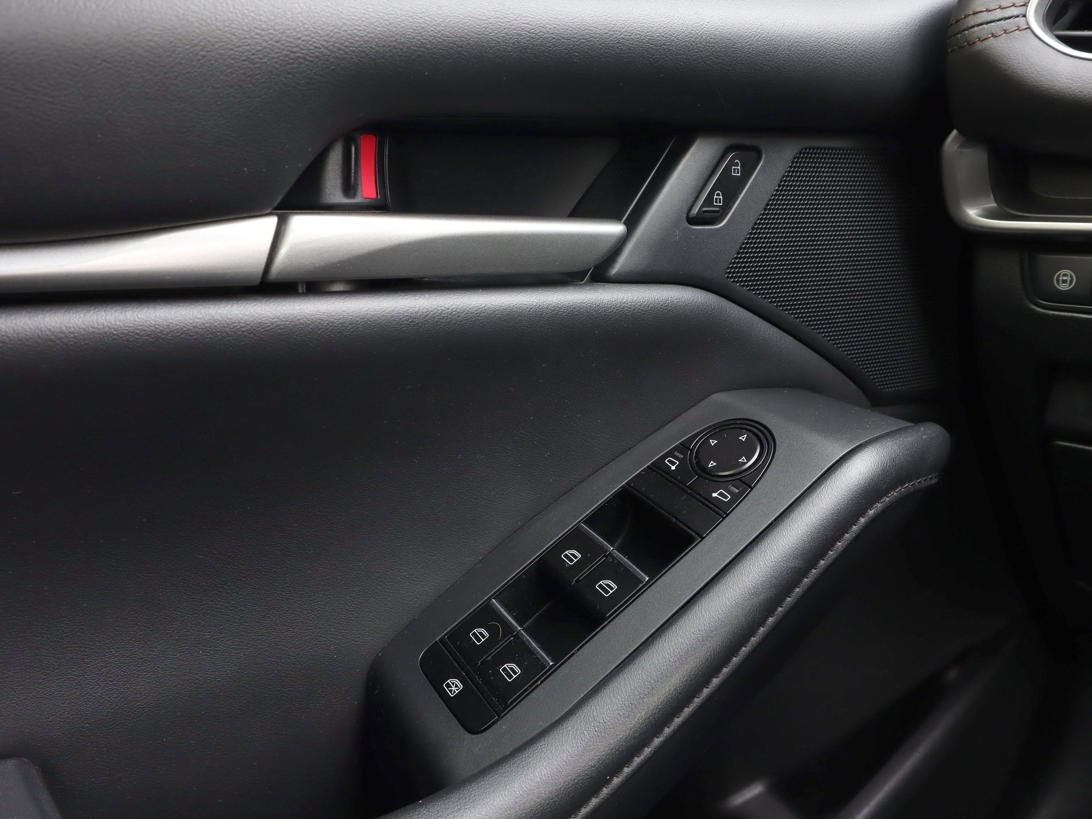 Used 2020 MAZDA MAZDA3 Sedan w/ Select Package image 19