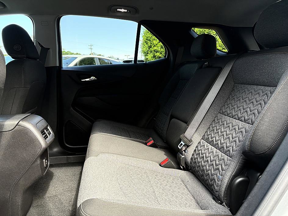 Used 2024 Chevrolet Equinox LT FWD image 11
