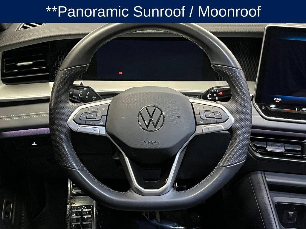 Used 2025 Volkswagen Tiguan SE R-Line AWD/4WD image 9