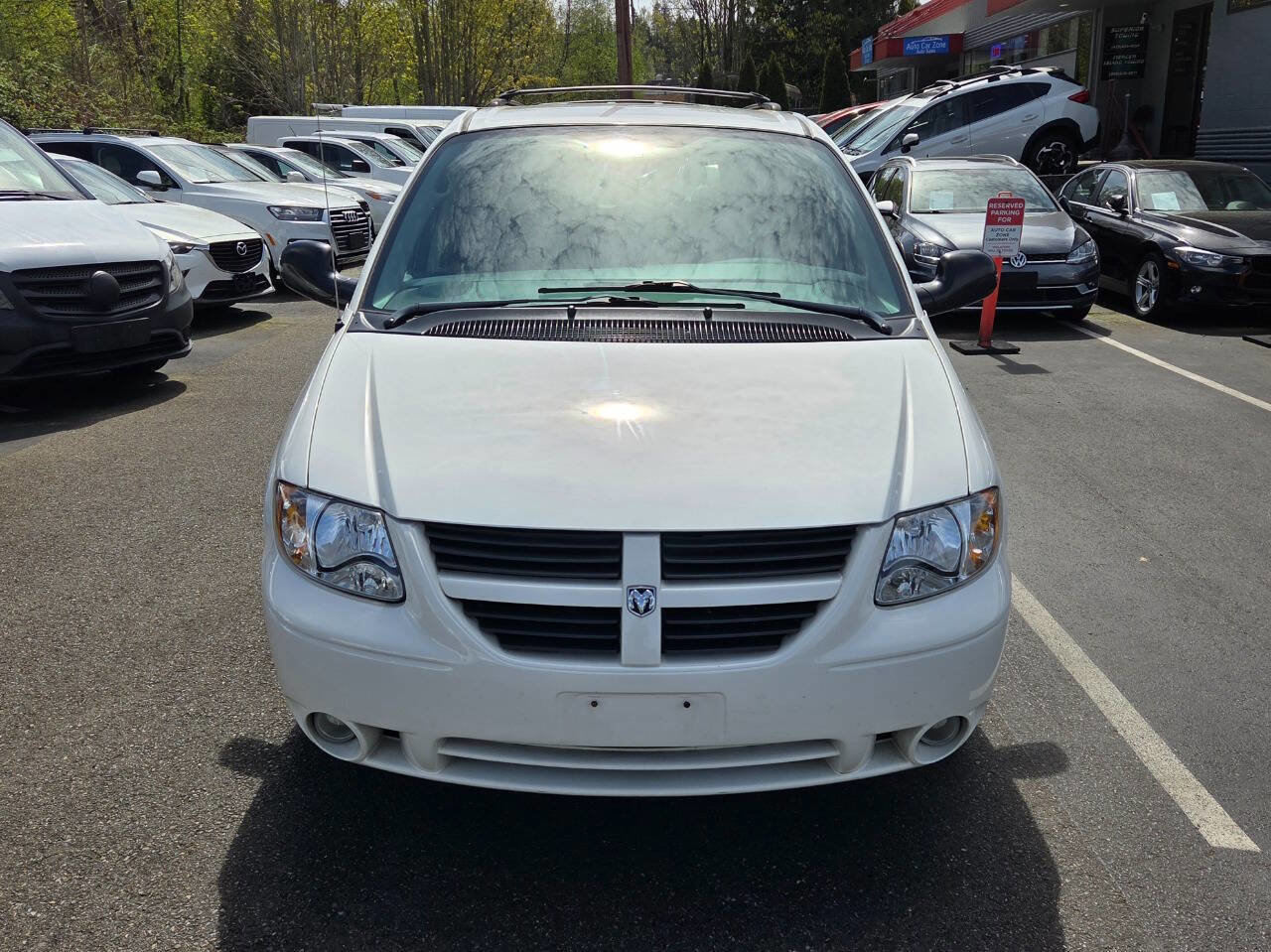 Used 2006 Dodge Grand Caravan SXT FWD image 2