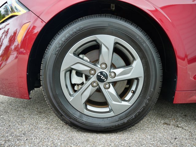 Used 2023 Kia K5 LXS image 27