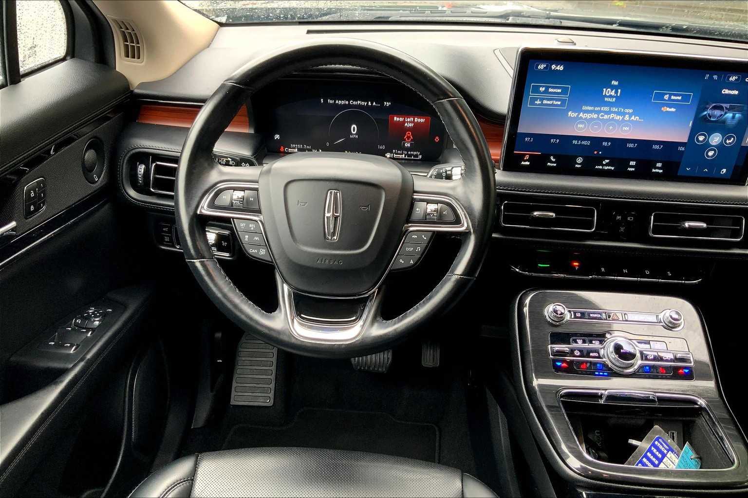 Used 2023 Lincoln Nautilus Reserve w/ Equipment Group 201A image 5