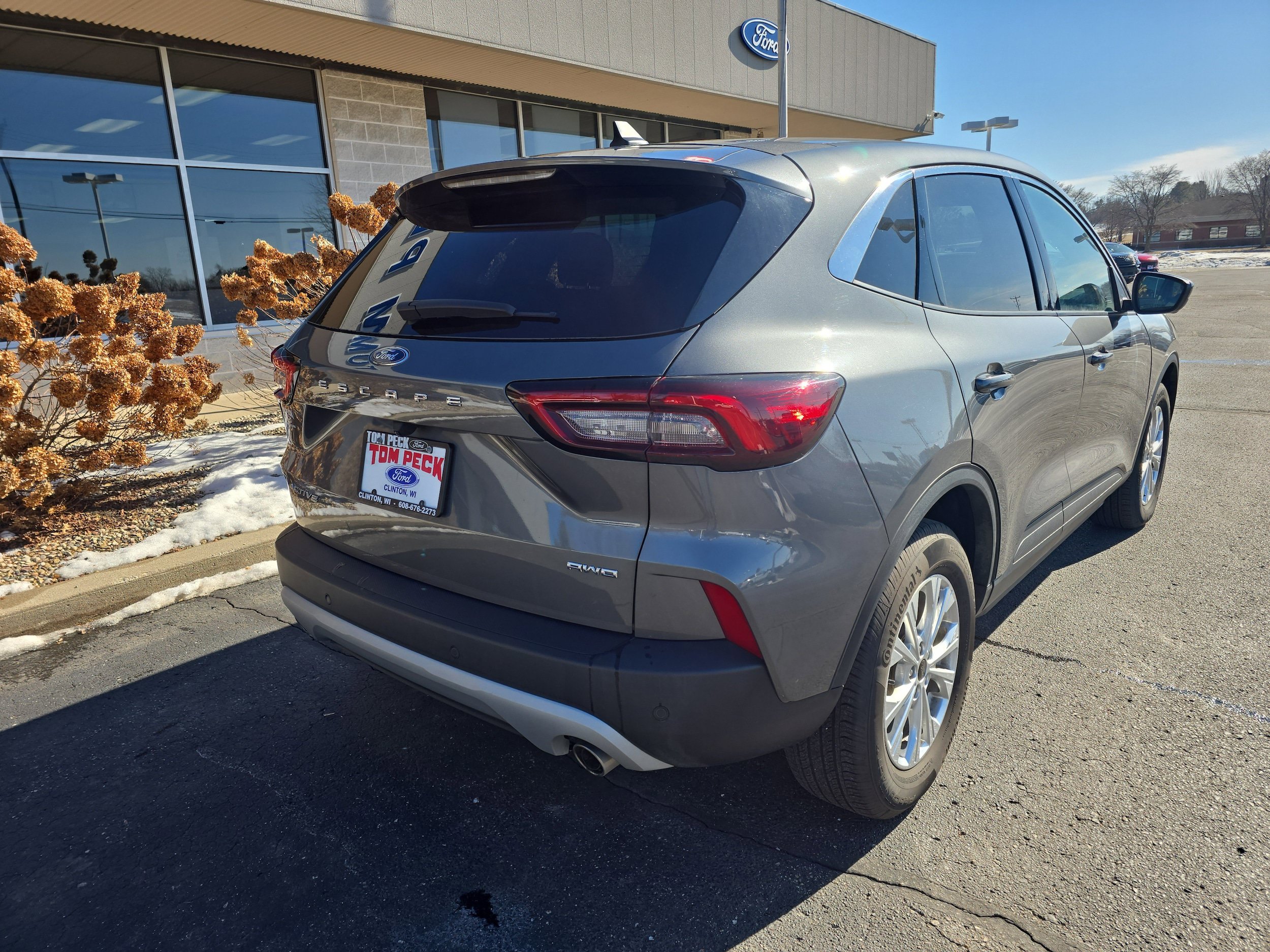 Used 2023 Ford Escape Active w/ Tech Pack #2 AWD/4WD image 2