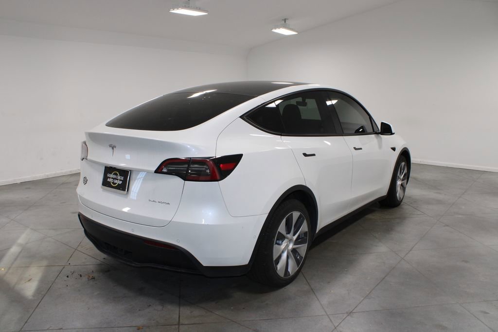 Used 2021 Tesla Model Y Long Range image 9