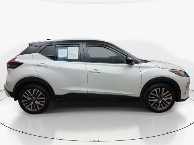Used 2024 Nissan Kicks SV FWD image 5