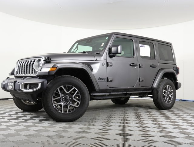 Used 2025 Jeep Wrangler Sahara video 1