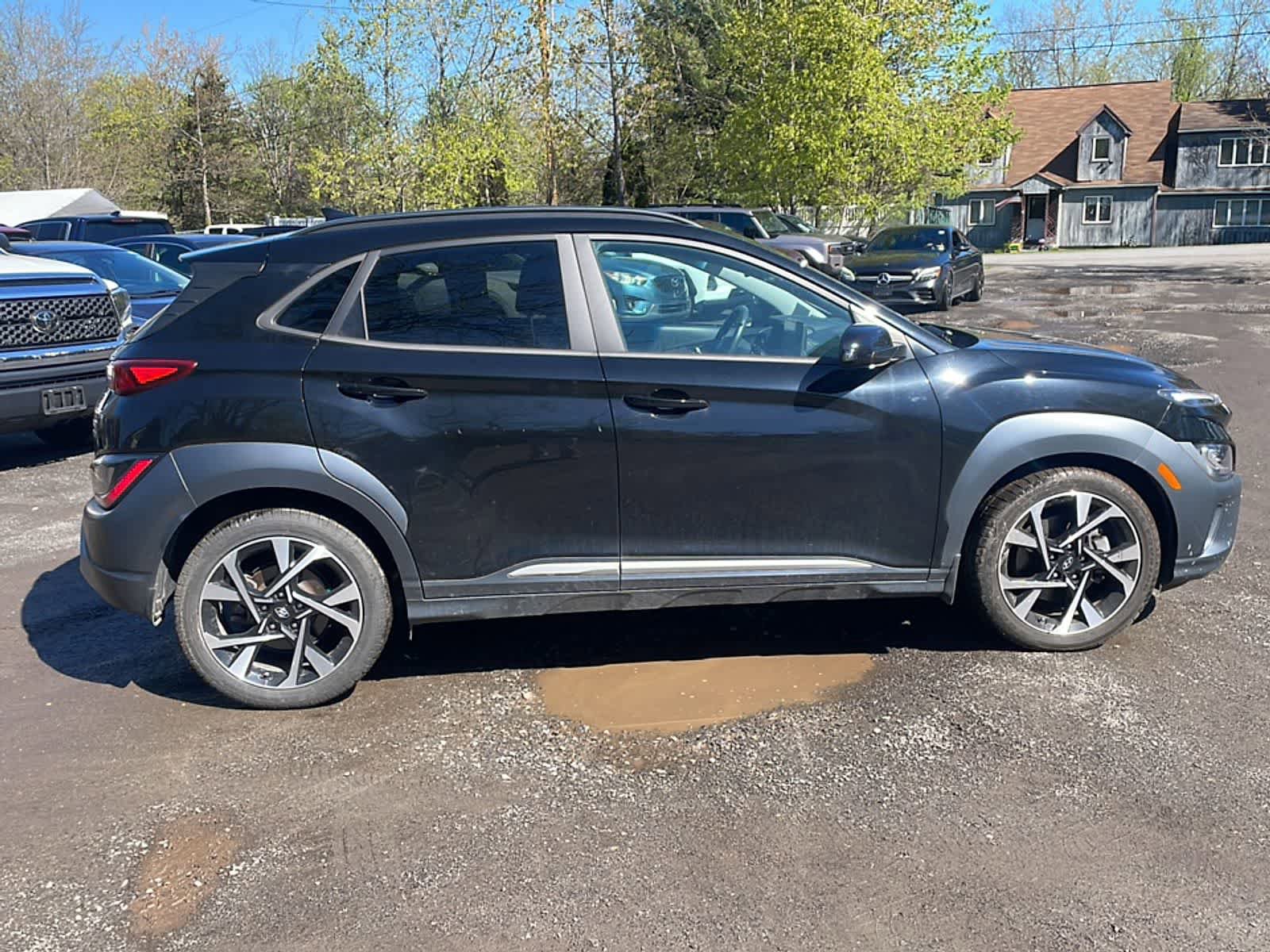 Used 2022 Hyundai Kona Limited AWD/4WD image 9