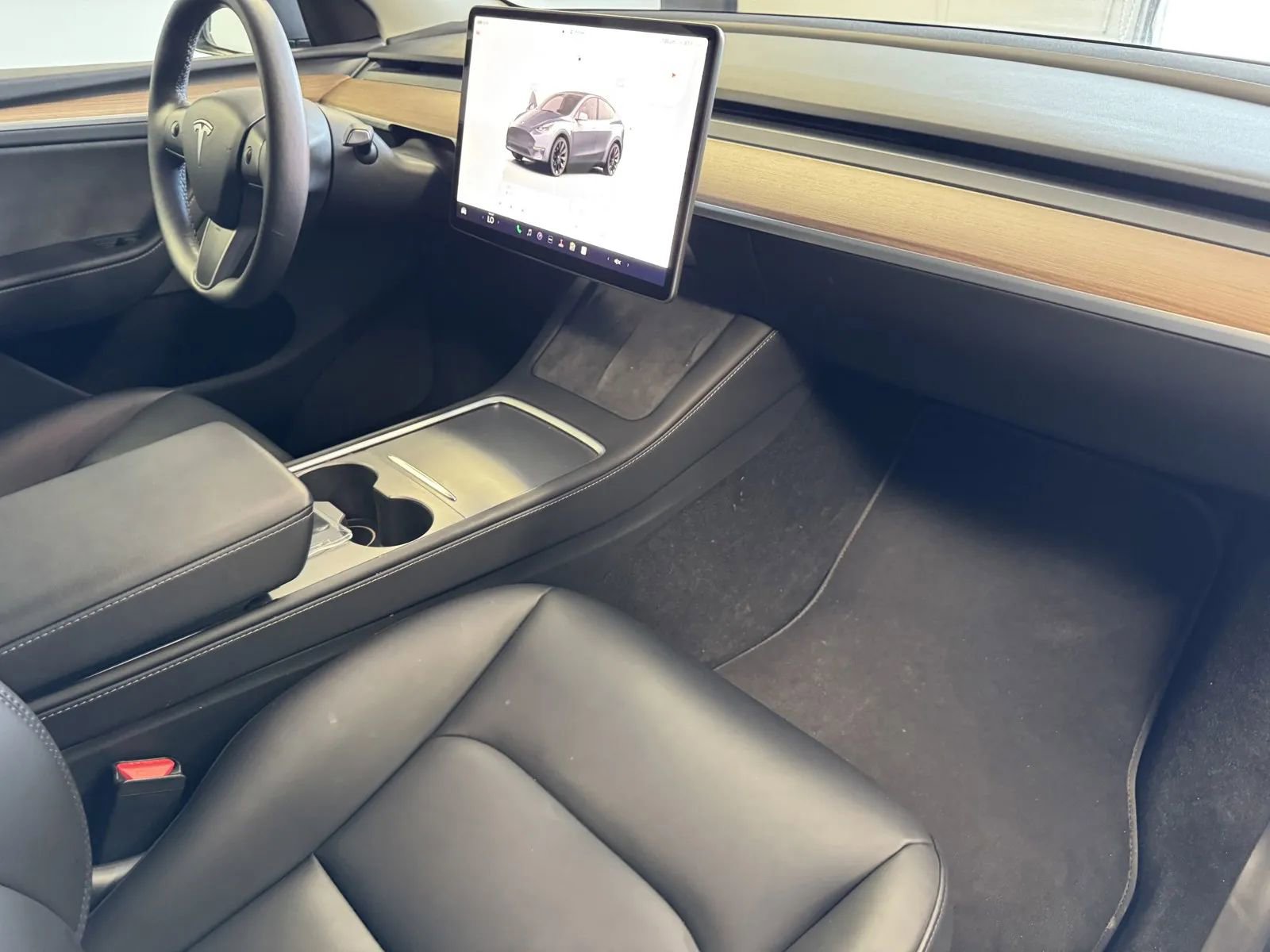 Used 2023 Tesla Model Y AWD image 5
