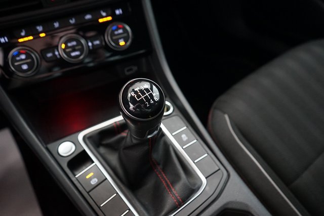 Used 2019 Volkswagen Jetta GLI image 2