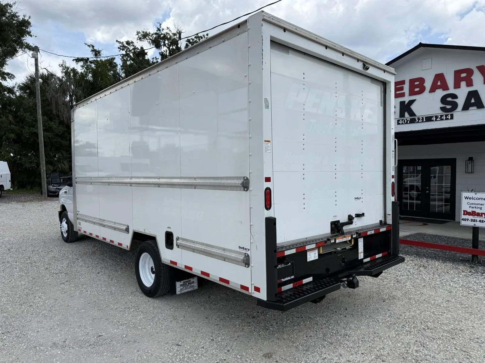 Used 2023 Ford E-350 and Econoline 350 Super Duty w/ Driver's Safety Package RWD image 5