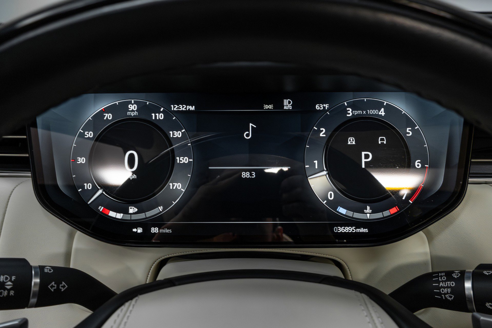 Used 2023 Land Rover Range Rover Long Wheelbase Autobiography image 8