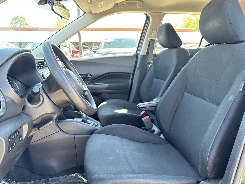 Used 2023 Nissan Kicks S image 11