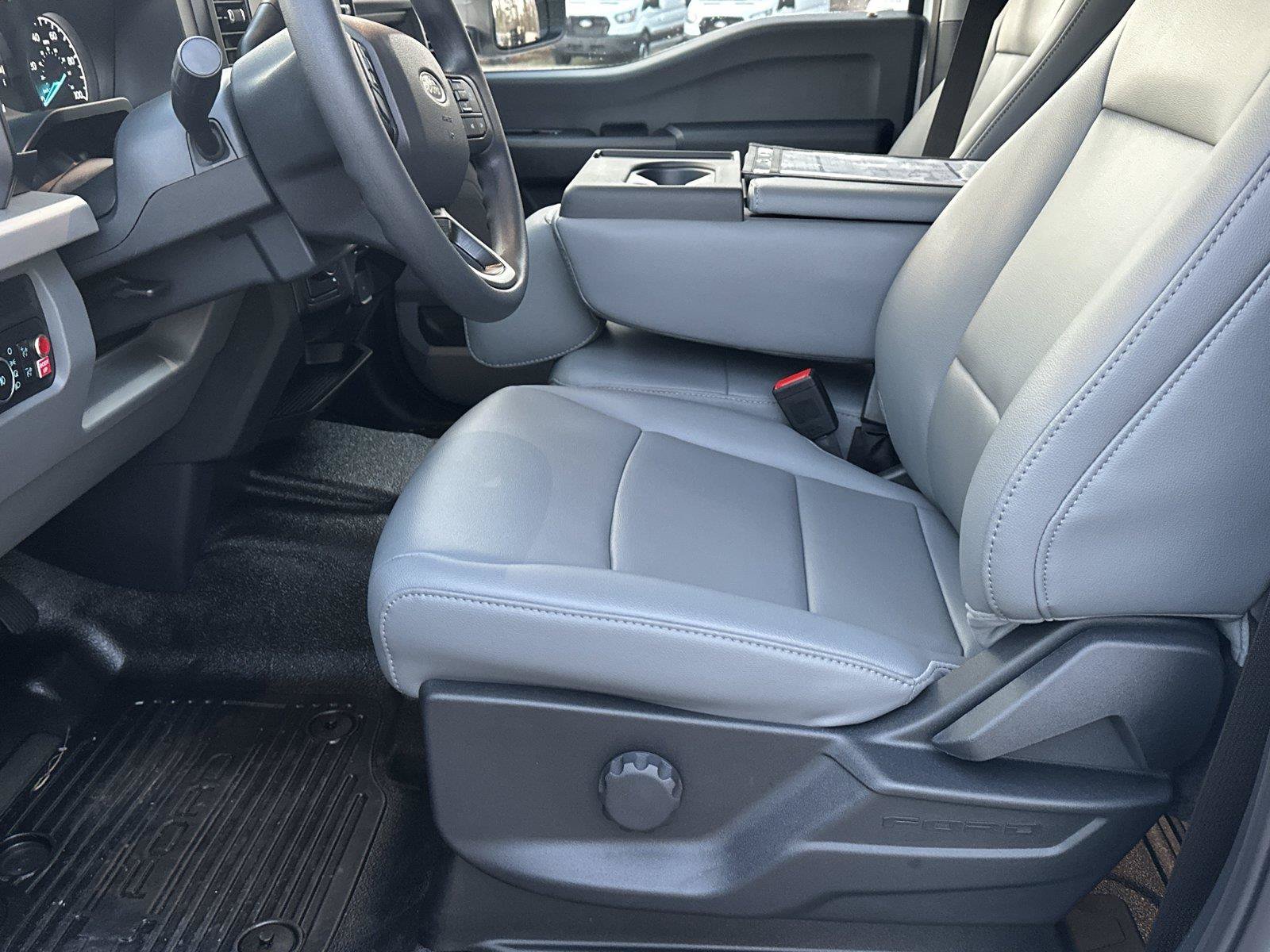 New 2026 Ford F350 XL w/ XL Chrome Package AWD/4WD image 9