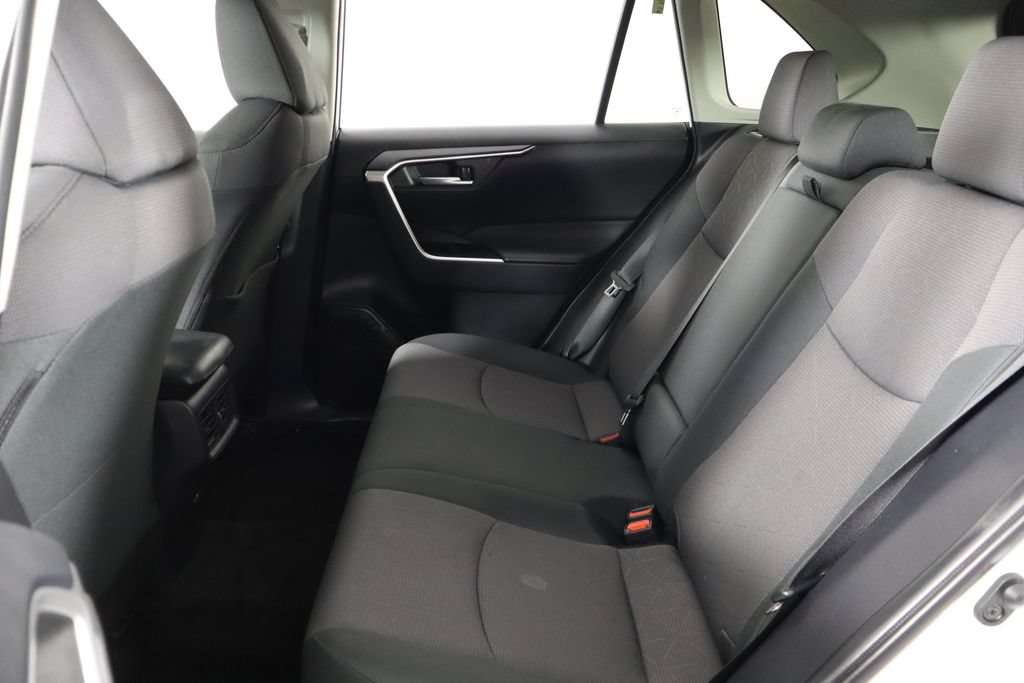 Used 2025 Toyota RAV4 XLE FWD image 16