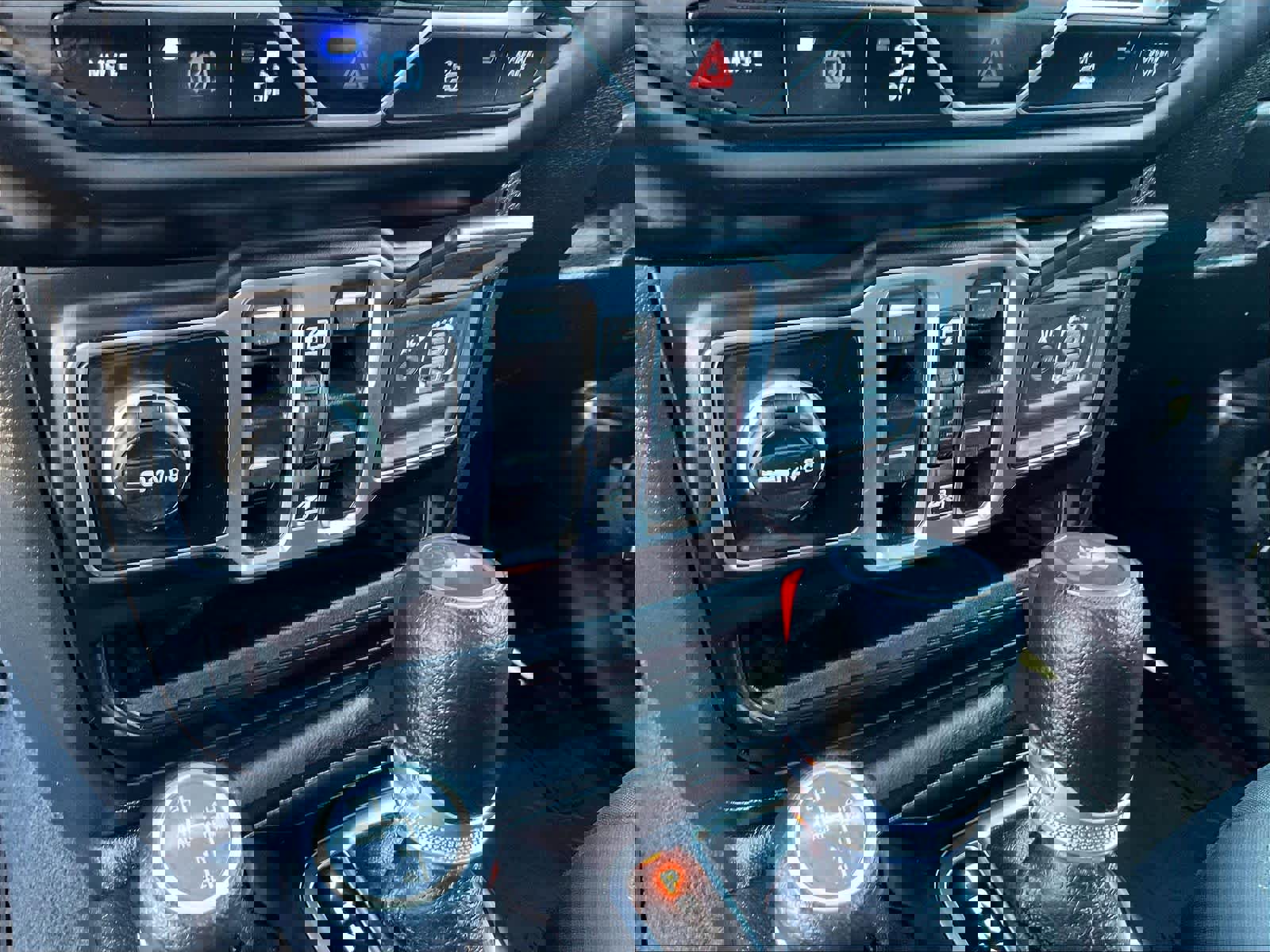 Used 2023 Jeep Wrangler Unlimited w/ Cold Weather Group image 26