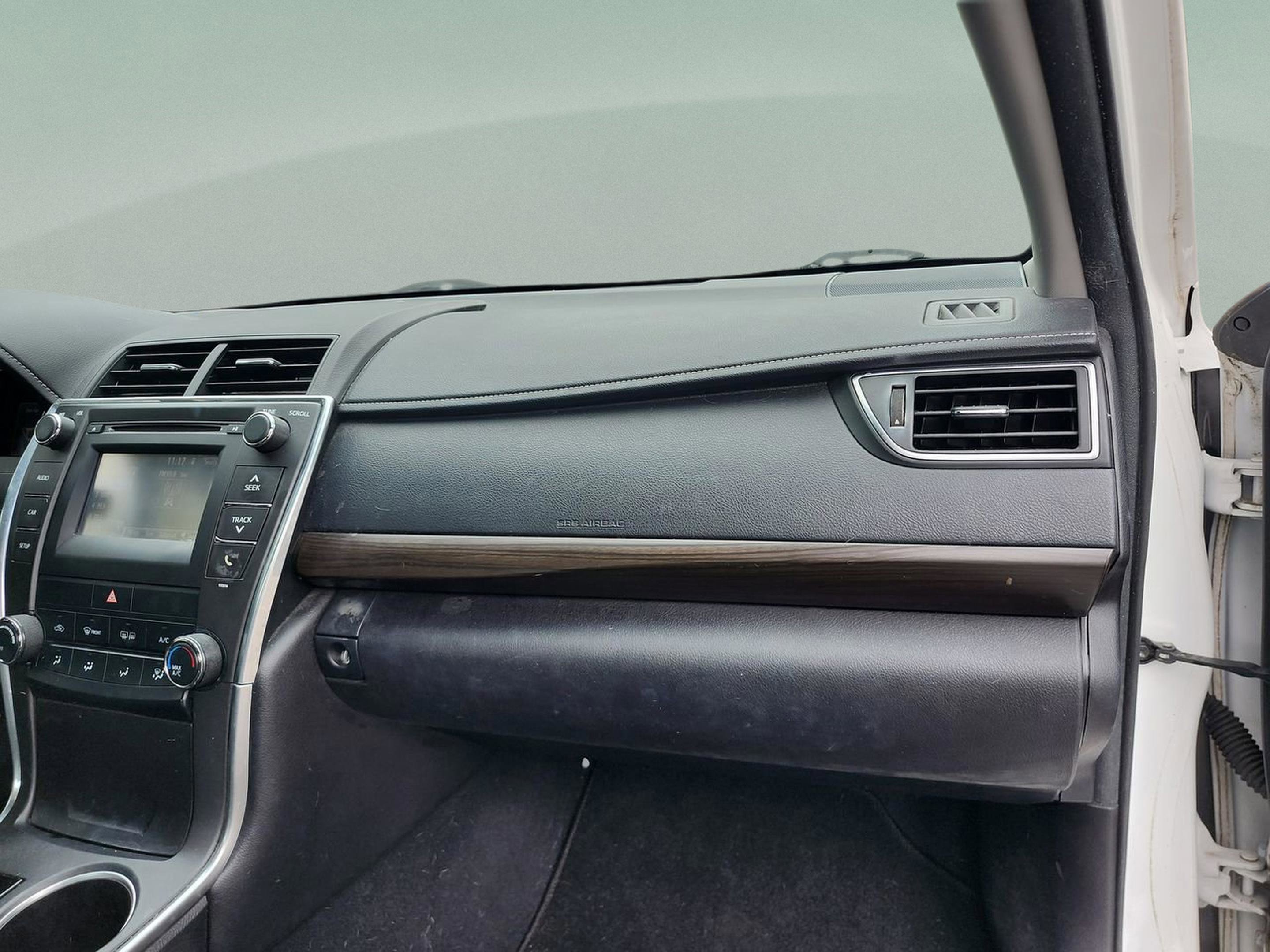 Used 2017 Toyota Camry LE FWD image 17